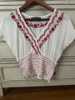 Abercrombie & Fitch White V-Neck Blouse with Red Floral Embroidery